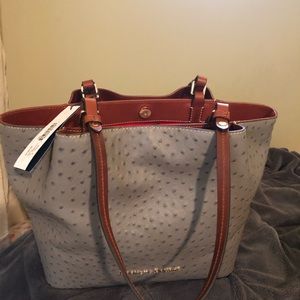 Dooney & Bourke